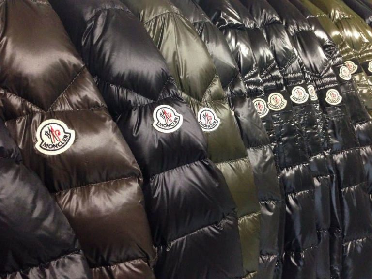 Как распознать поддельные куртки Moncler Maya — настоящие против поддельных Moncler Maya